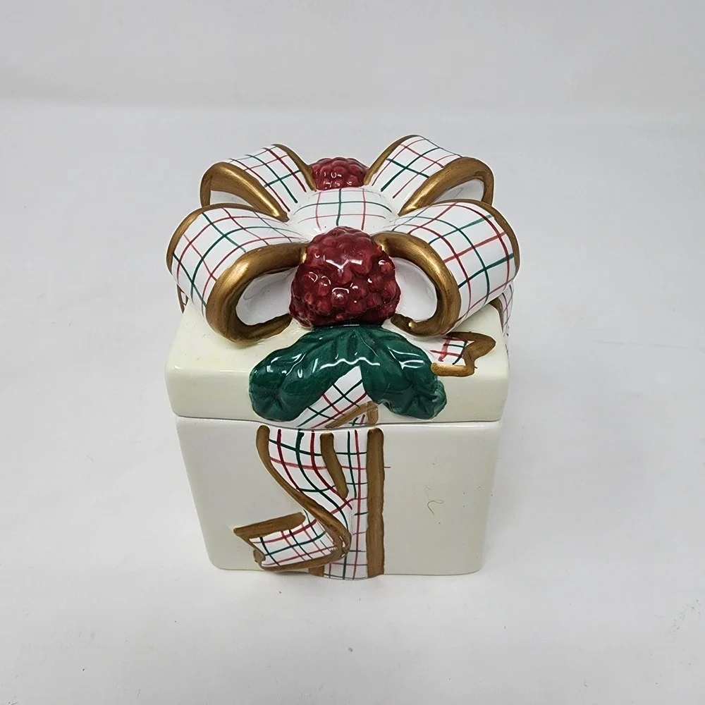 Vintage Avon China Gift Box Lidded Trinket Jar‎ Plaid Bow Ceramic Holiday Decor